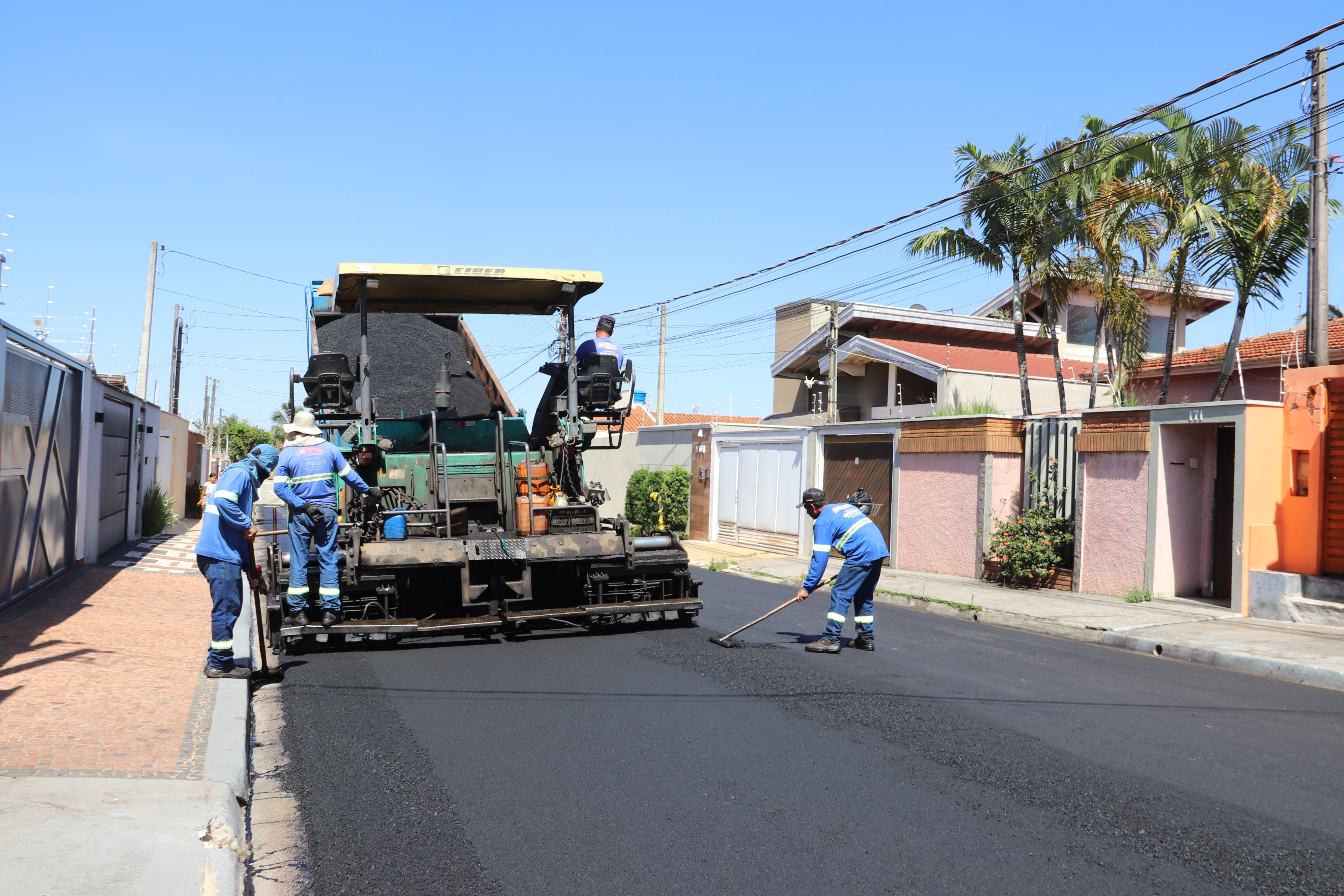 Nova etapa do Programa Municipal de Recapeamento Asfáltico é realizado no Jardim Santa Helena