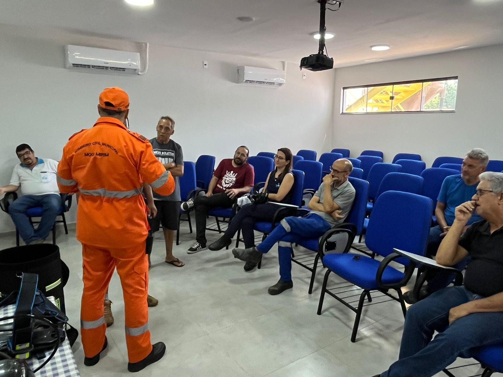 Servidores recebem treinamento contra vazamento de gás cloro